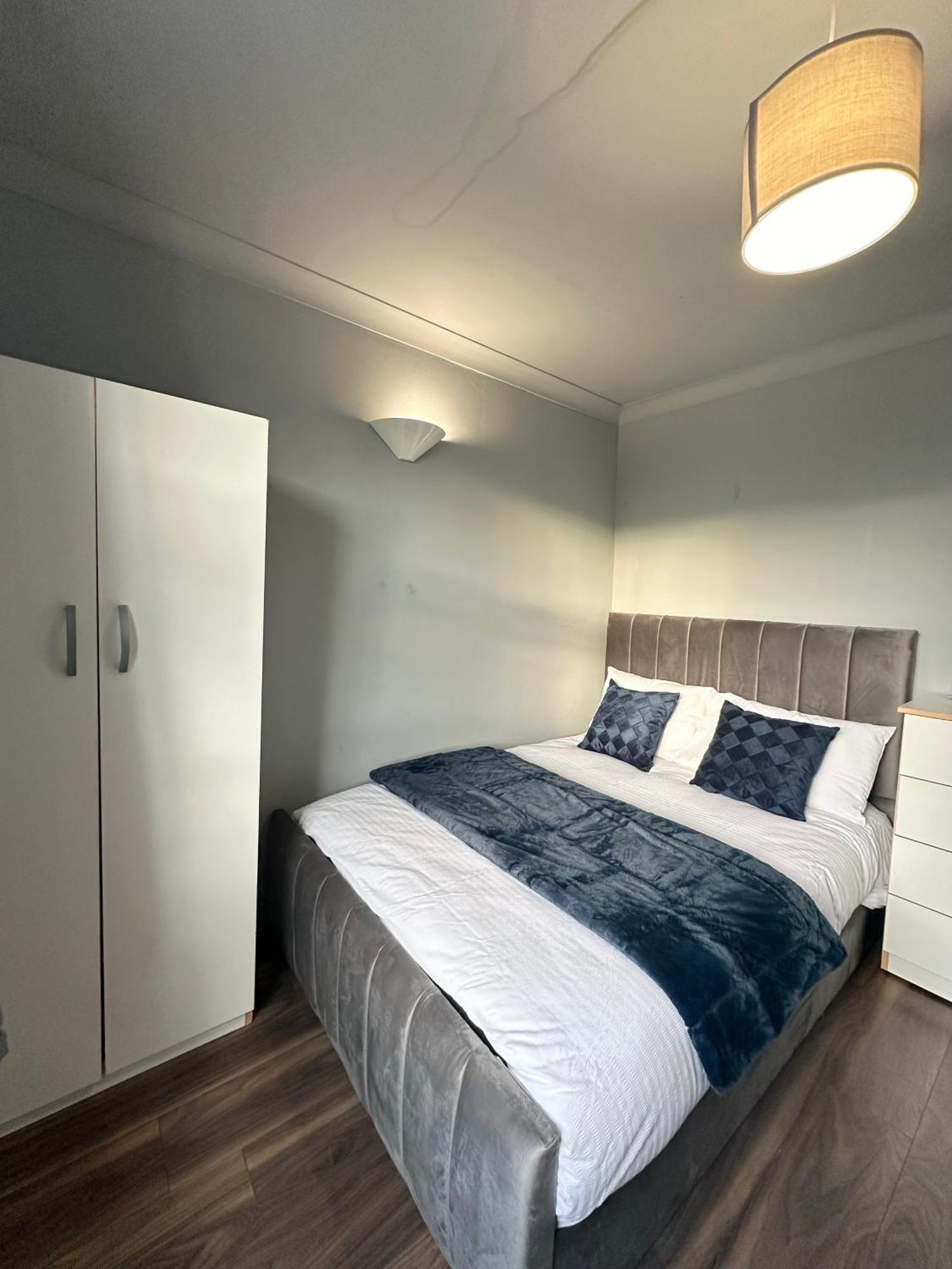 Luxury Room In A 4 Bedroom Flat! 4 Minutes Walk To Kingscross, St Pancras 런던 외부 사진