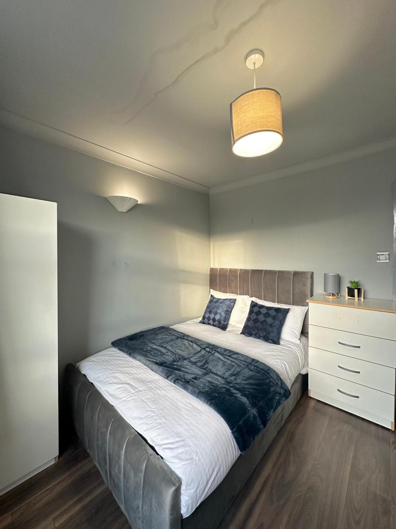 Luxury Room In A 4 Bedroom Flat! 4 Minutes Walk To Kingscross, St Pancras 런던 외부 사진