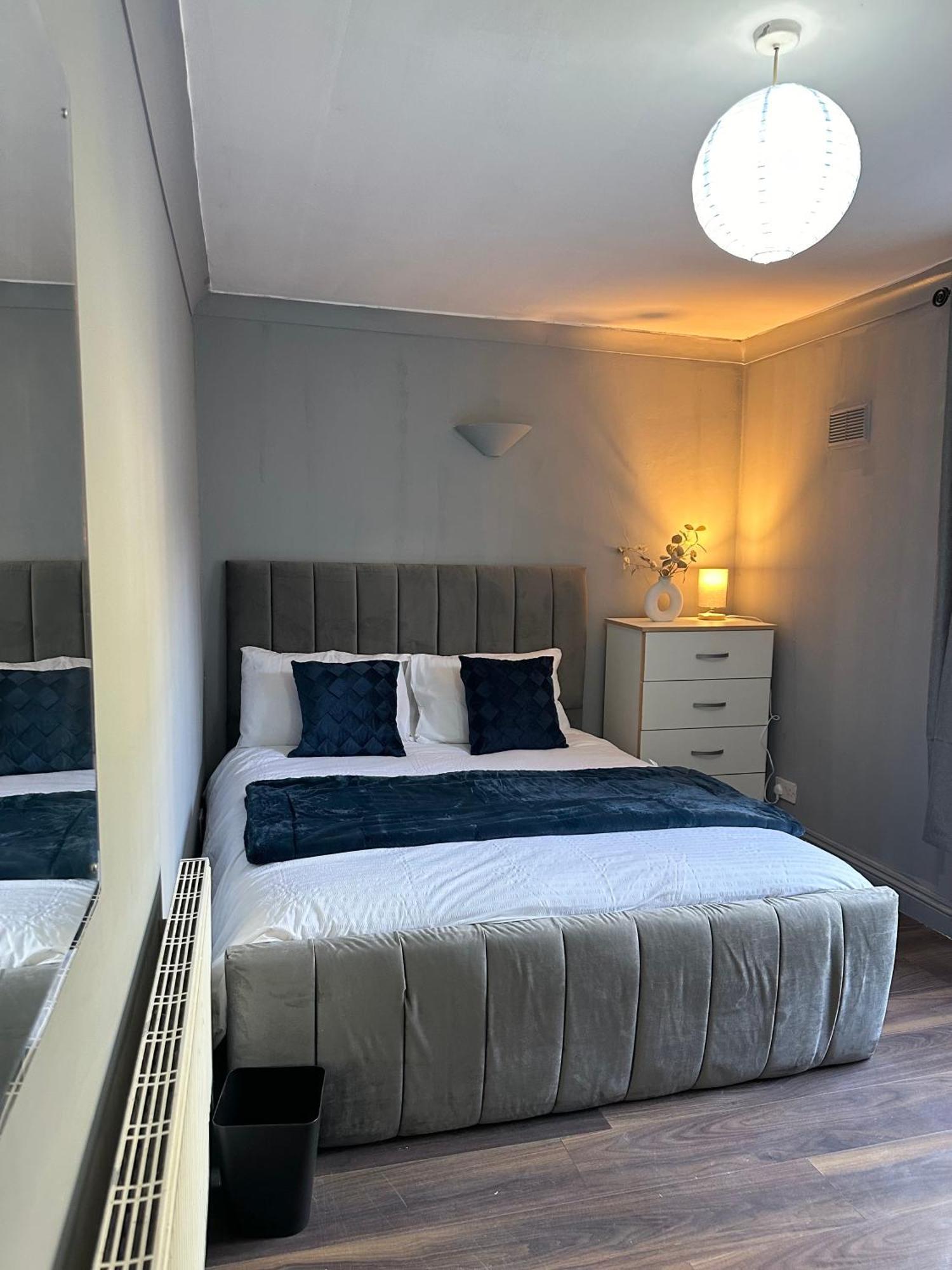 Luxury Room In A 4 Bedroom Flat! 4 Minutes Walk To Kingscross, St Pancras 런던 외부 사진