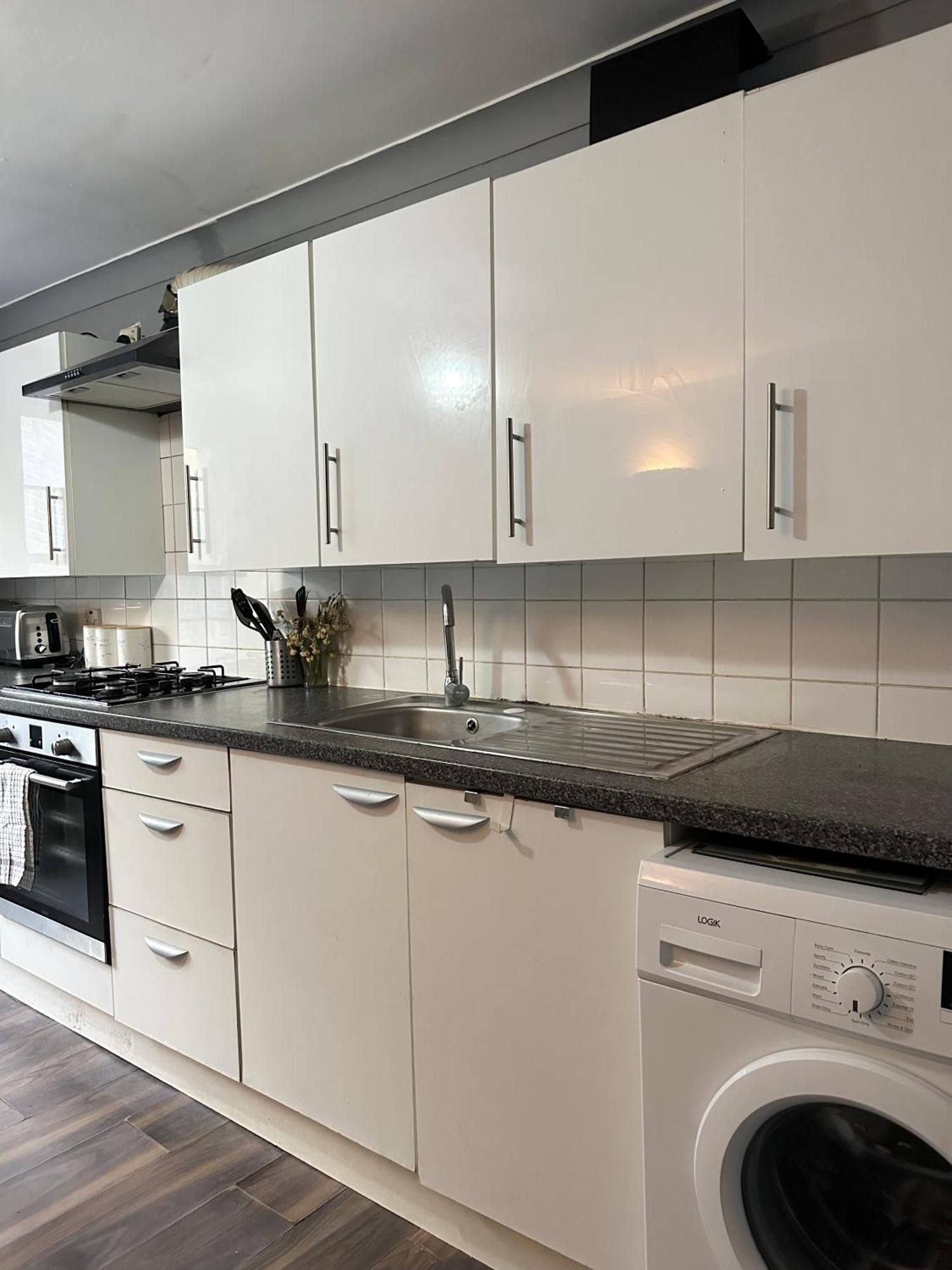 Luxury Room In A 4 Bedroom Flat! 4 Minutes Walk To Kingscross, St Pancras 런던 외부 사진