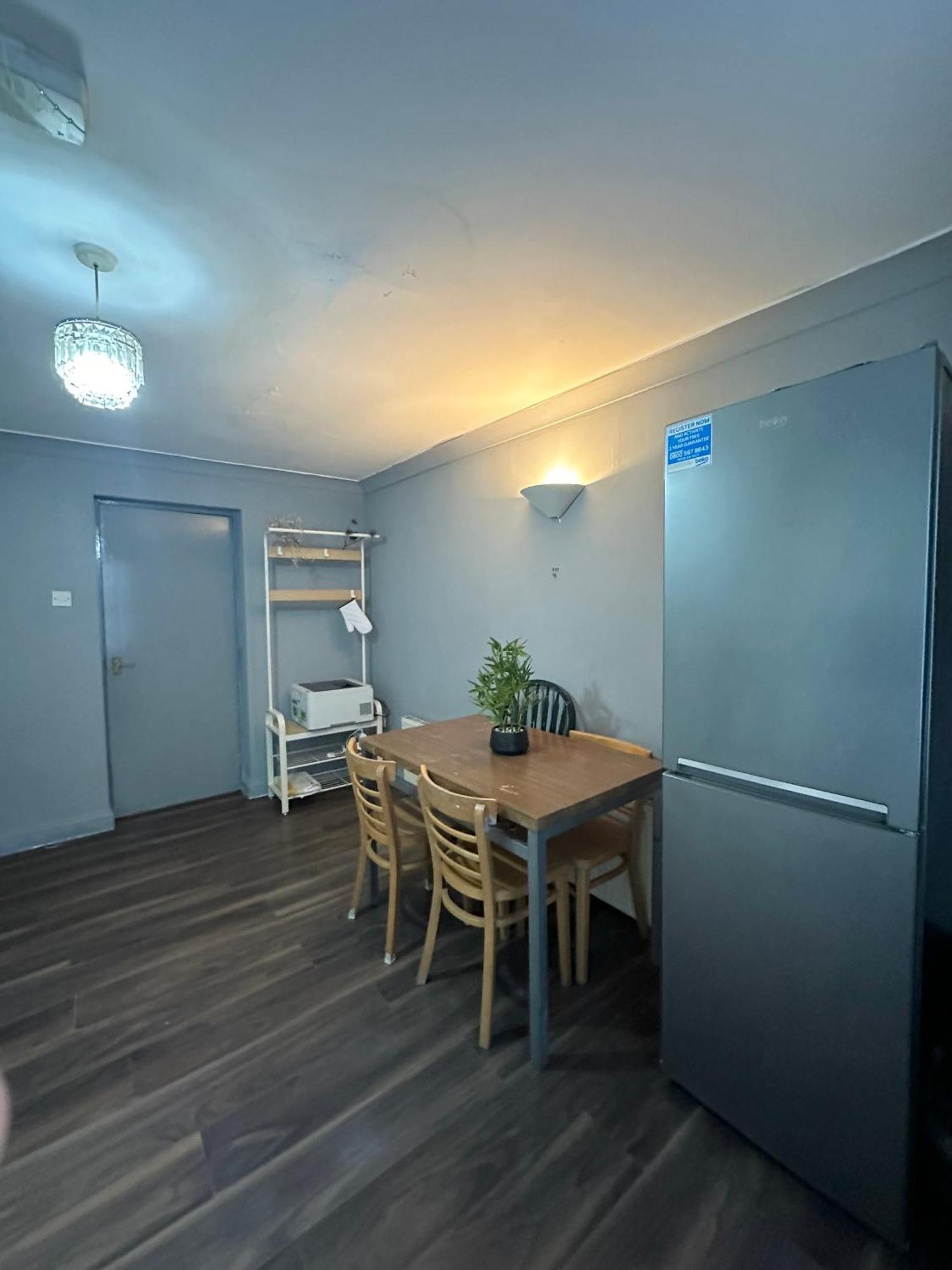 Luxury Room In A 4 Bedroom Flat! 4 Minutes Walk To Kingscross, St Pancras 런던 외부 사진