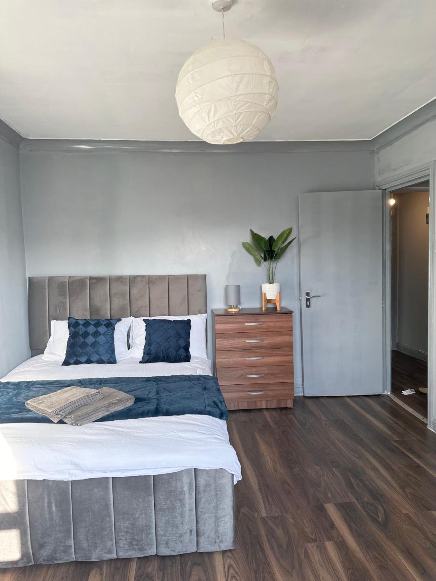 Luxury Room In A 4 Bedroom Flat! 4 Minutes Walk To Kingscross, St Pancras 런던 외부 사진