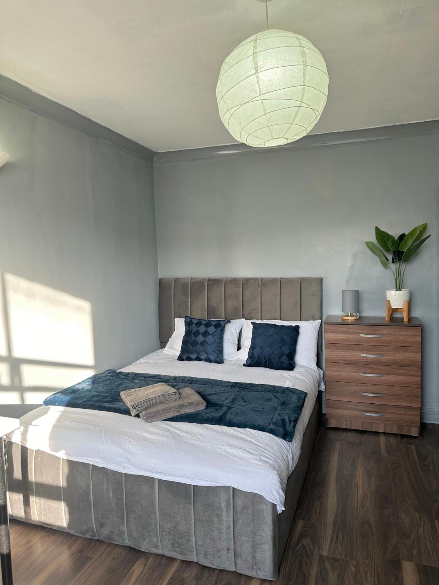 Luxury Room In A 4 Bedroom Flat! 4 Minutes Walk To Kingscross, St Pancras 런던 외부 사진