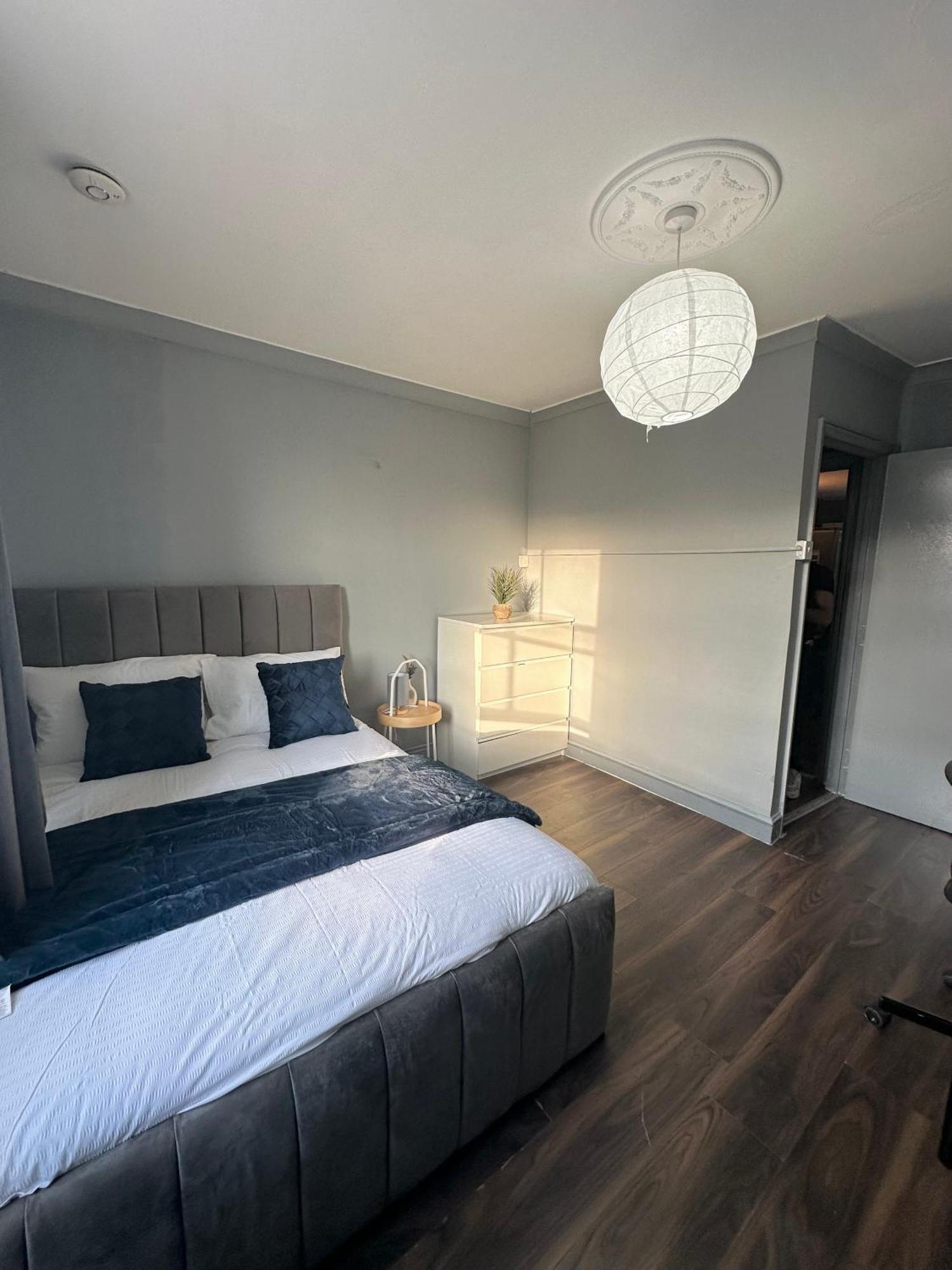 Luxury Room In A 4 Bedroom Flat! 4 Minutes Walk To Kingscross, St Pancras 런던 외부 사진