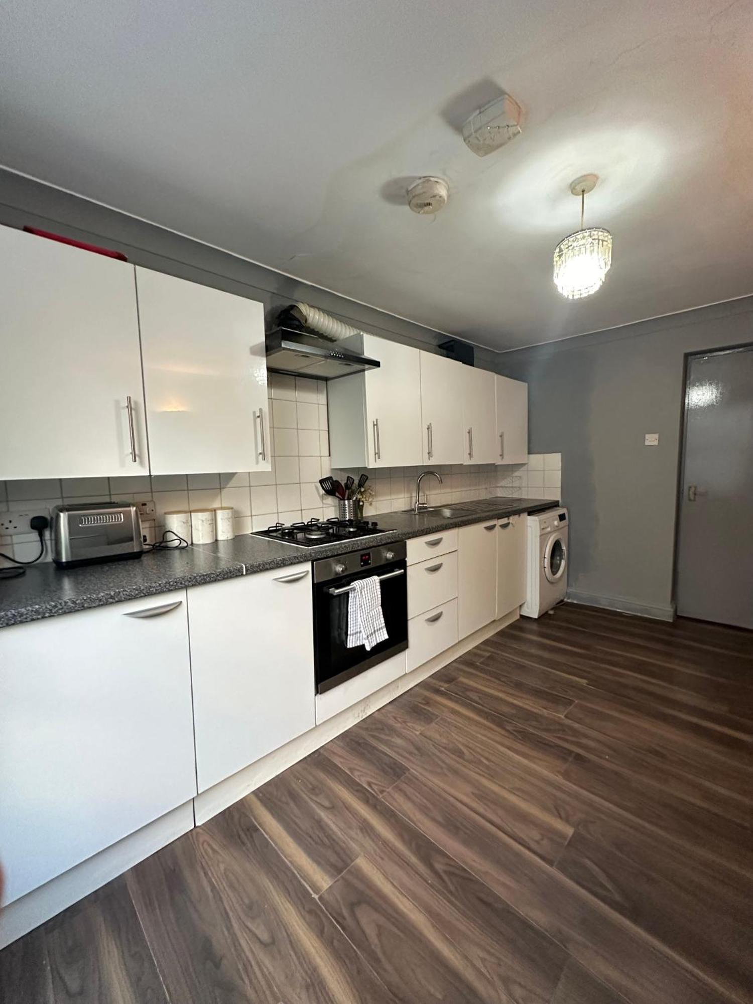 Luxury Room In A 4 Bedroom Flat! 4 Minutes Walk To Kingscross, St Pancras 런던 외부 사진